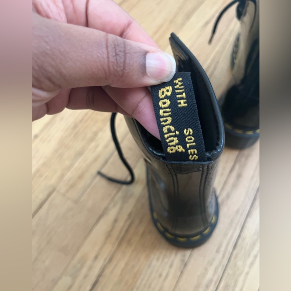 Women’s black size 5 women’s Dr Marten combat boots, never worn, NEW - Picture 5 of 5